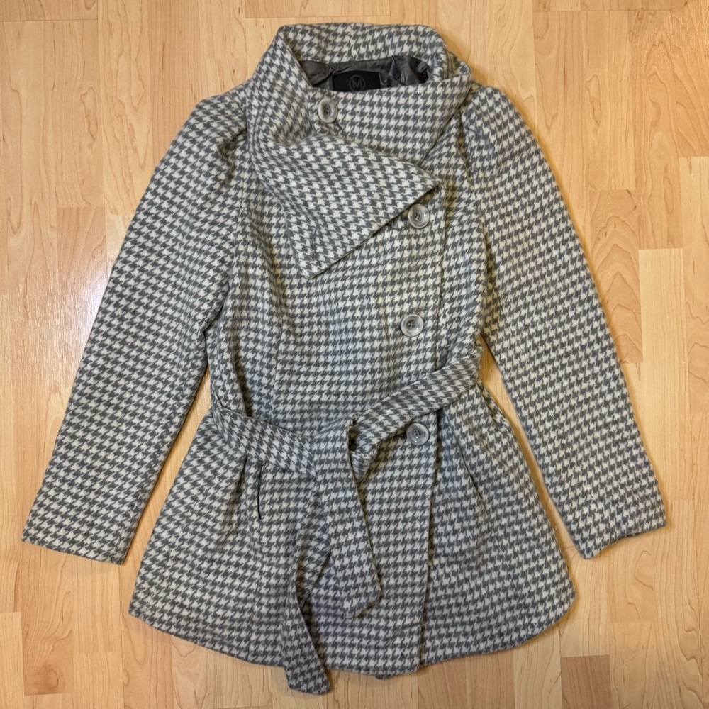 Metropark grey and white houndstooth women’s pea coat size medium
